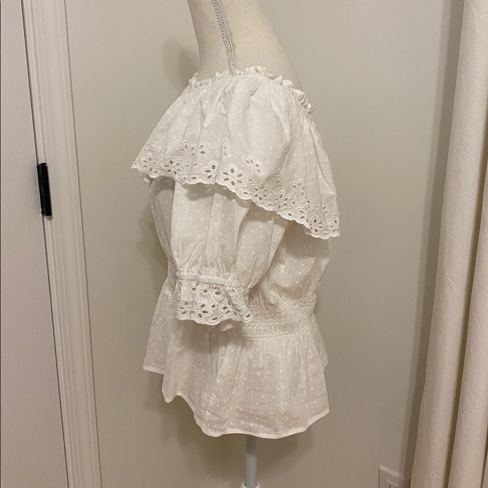 Universal Thread White Ruffled Blouse - image 3